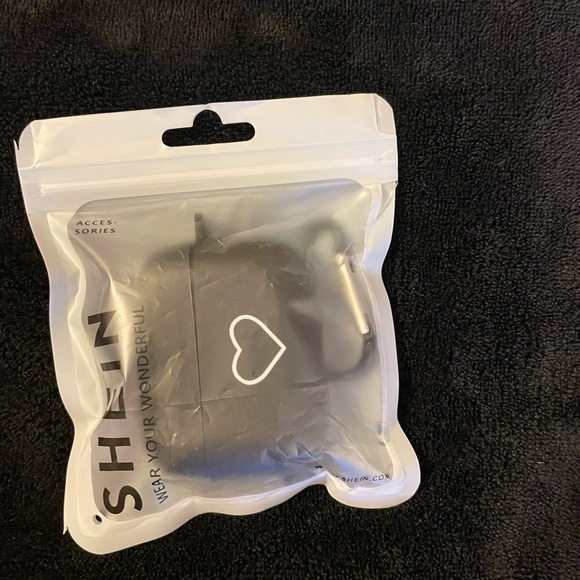 *NWT* AirPods case - Picture 2 of 6